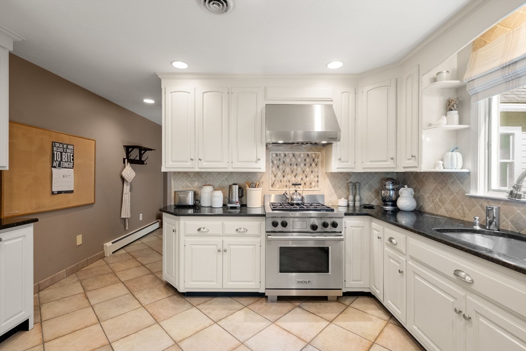 23 Longwood Dr