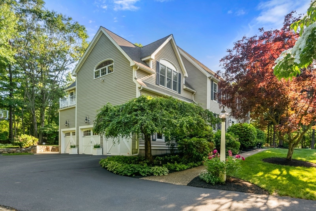 23 Longwood Dr