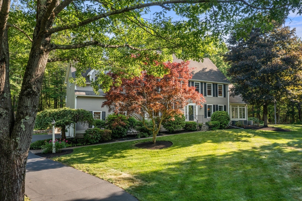 23 Longwood Dr