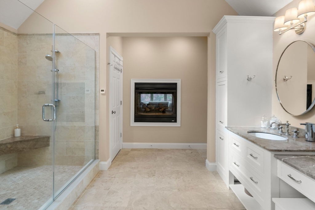23 Longwood Dr
