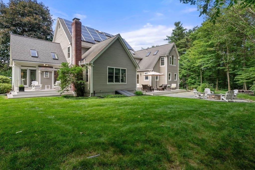 23 Longwood Dr