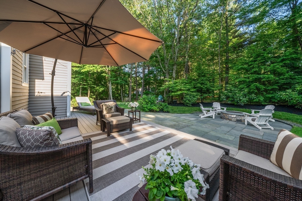 23 Longwood Dr