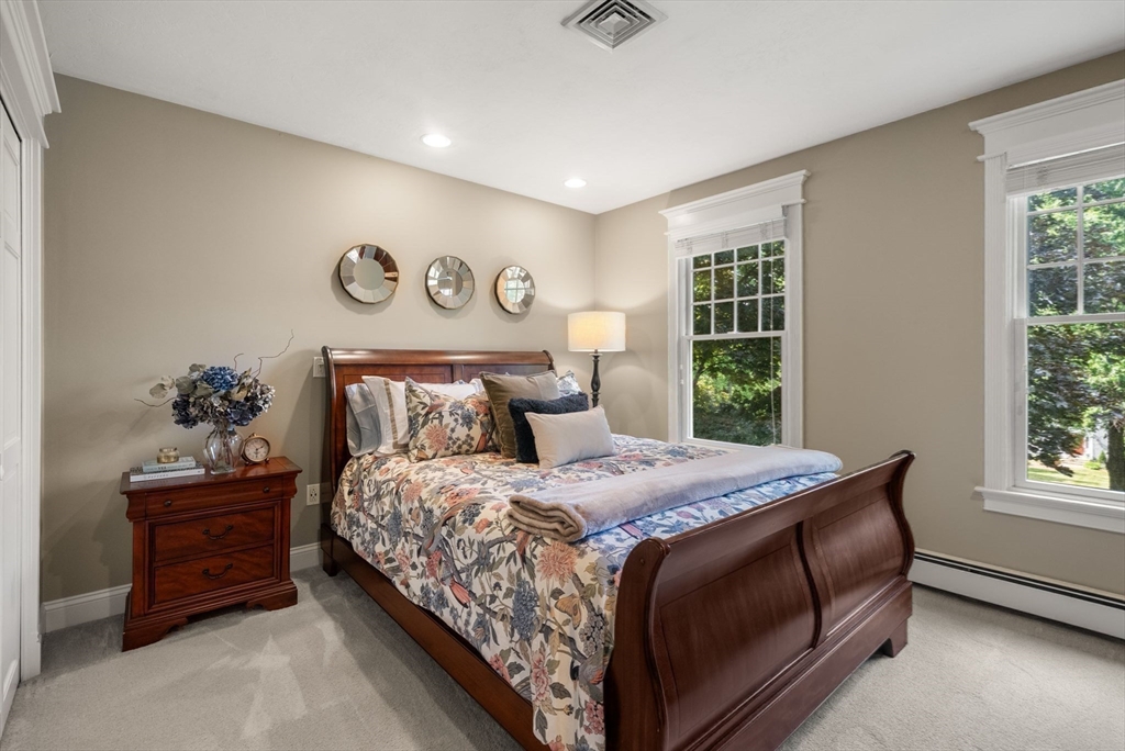 23 Longwood Dr