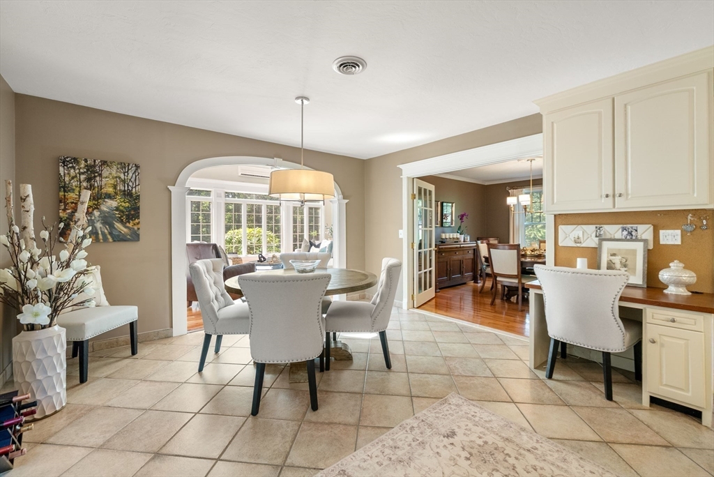 23 Longwood Dr
