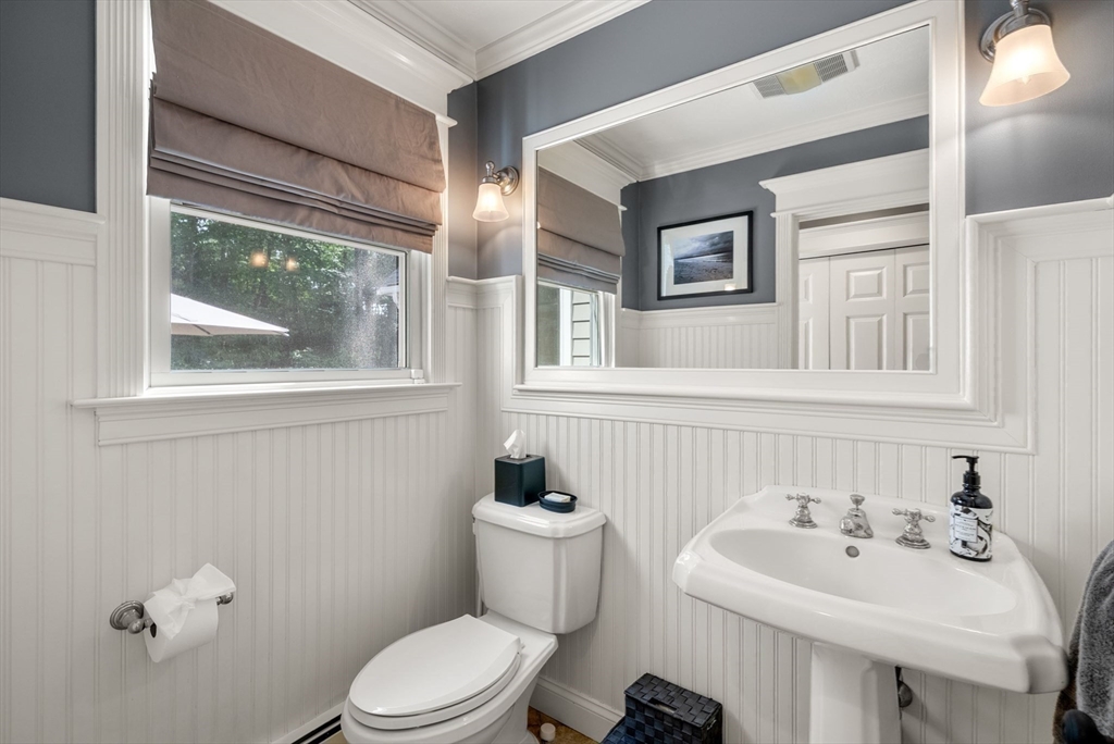 23 Longwood Dr