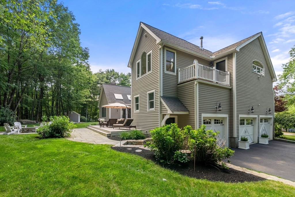 23 Longwood Dr
