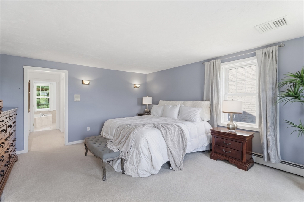 571 Linden St