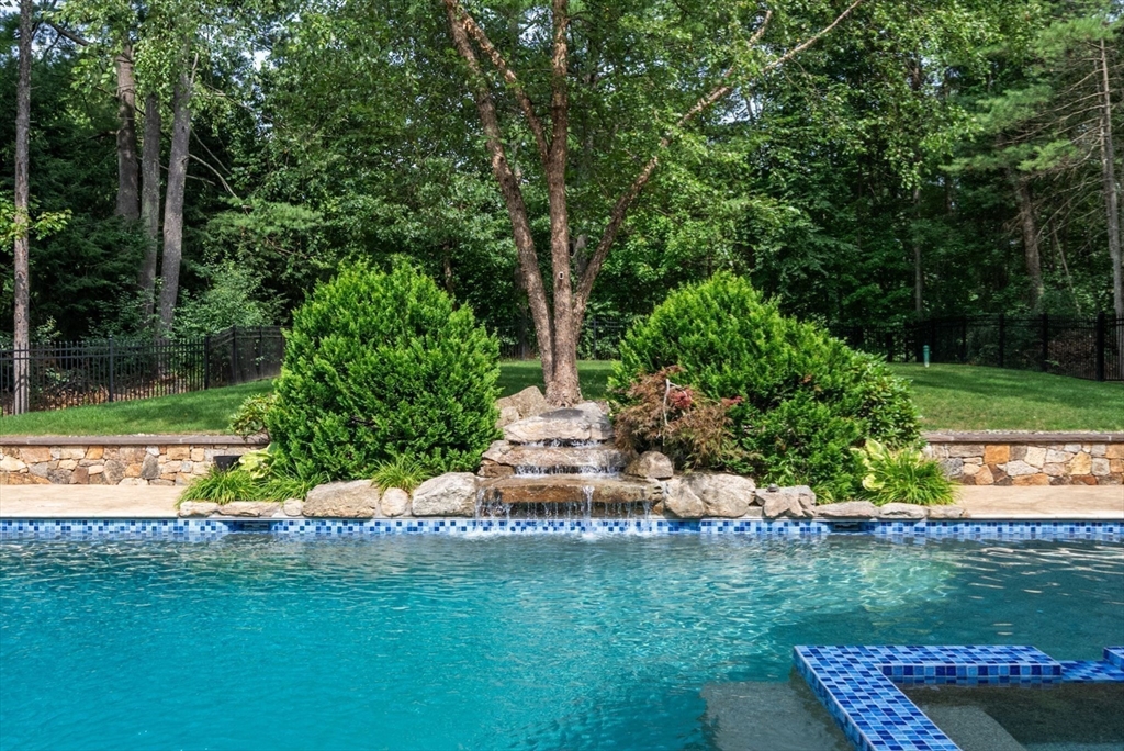 5 Queen Anne Rd