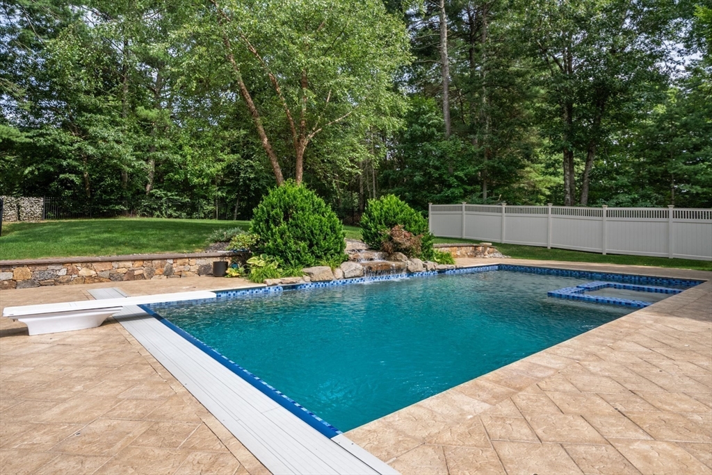 5 Queen Anne Rd