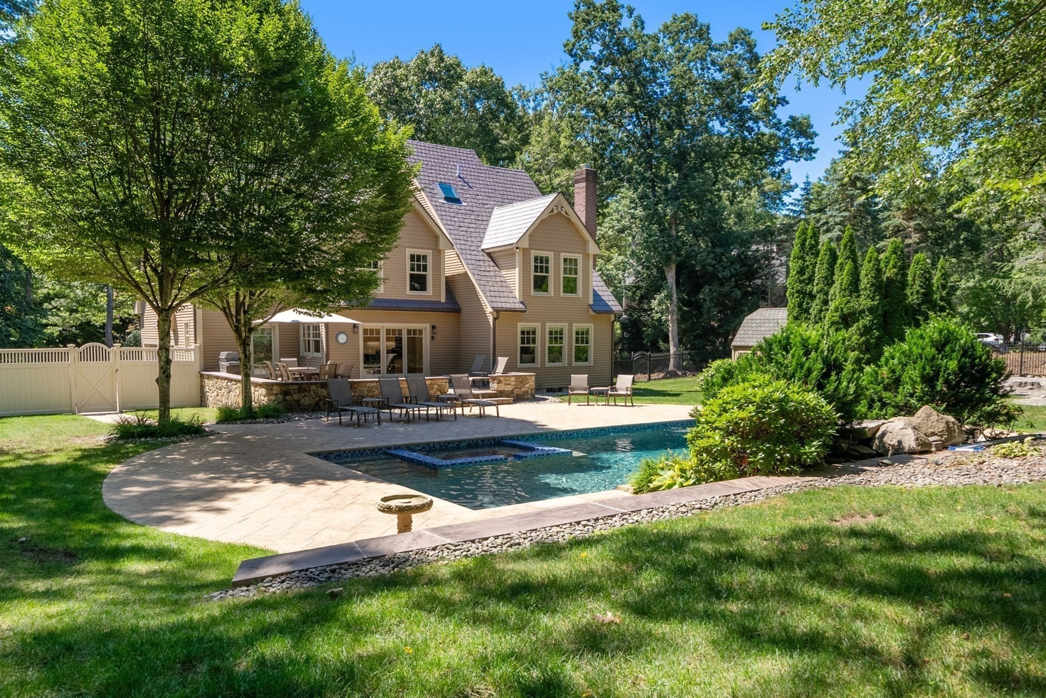 5 Queen Anne Rd