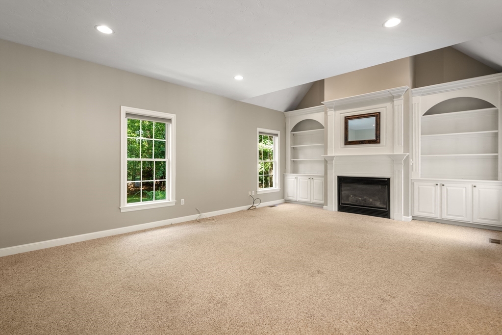 12 Rocky Woods Rd
