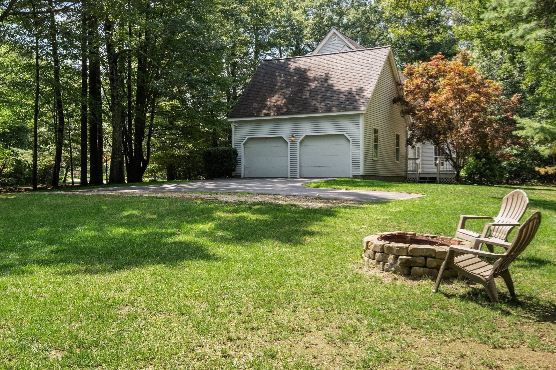 12 Rocky Woods Rd