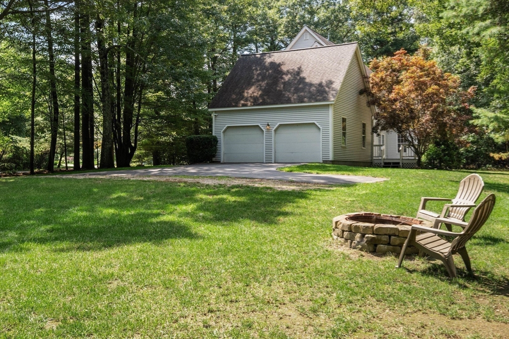 12 Rocky Woods Rd