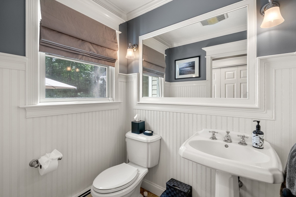 23 Longwood Dr