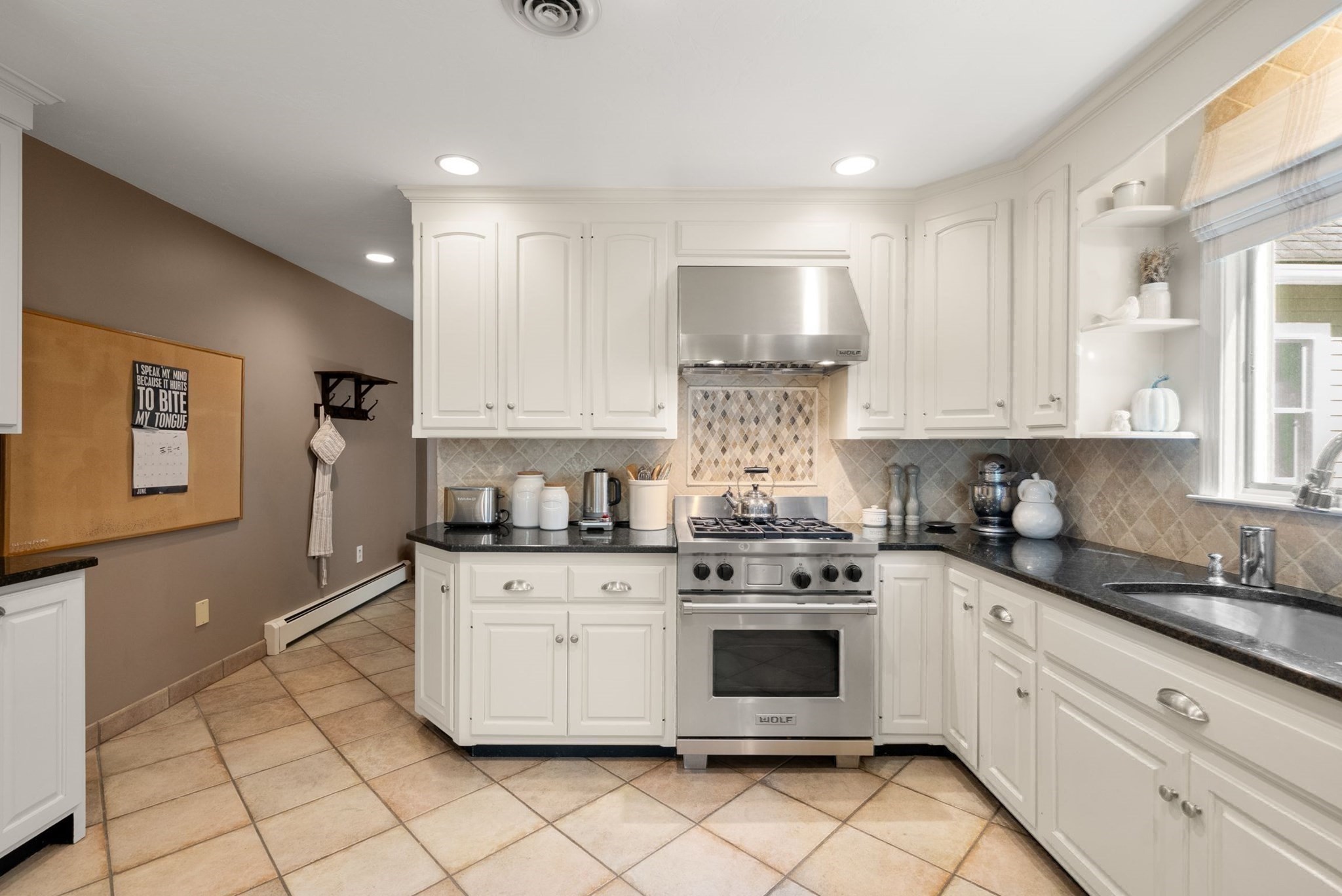 23 Longwood Dr