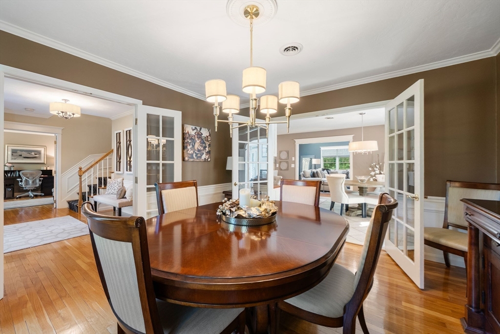 23 Longwood Dr