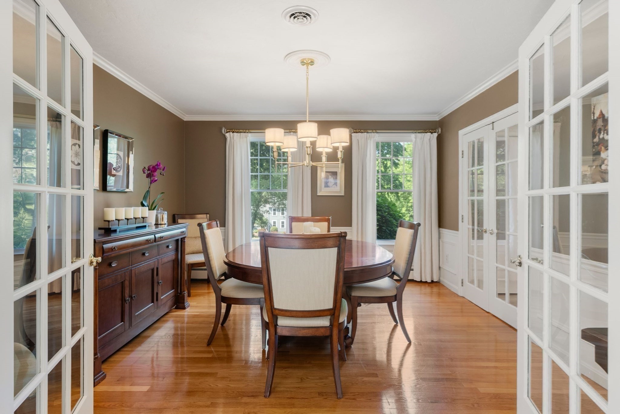 23 Longwood Dr
