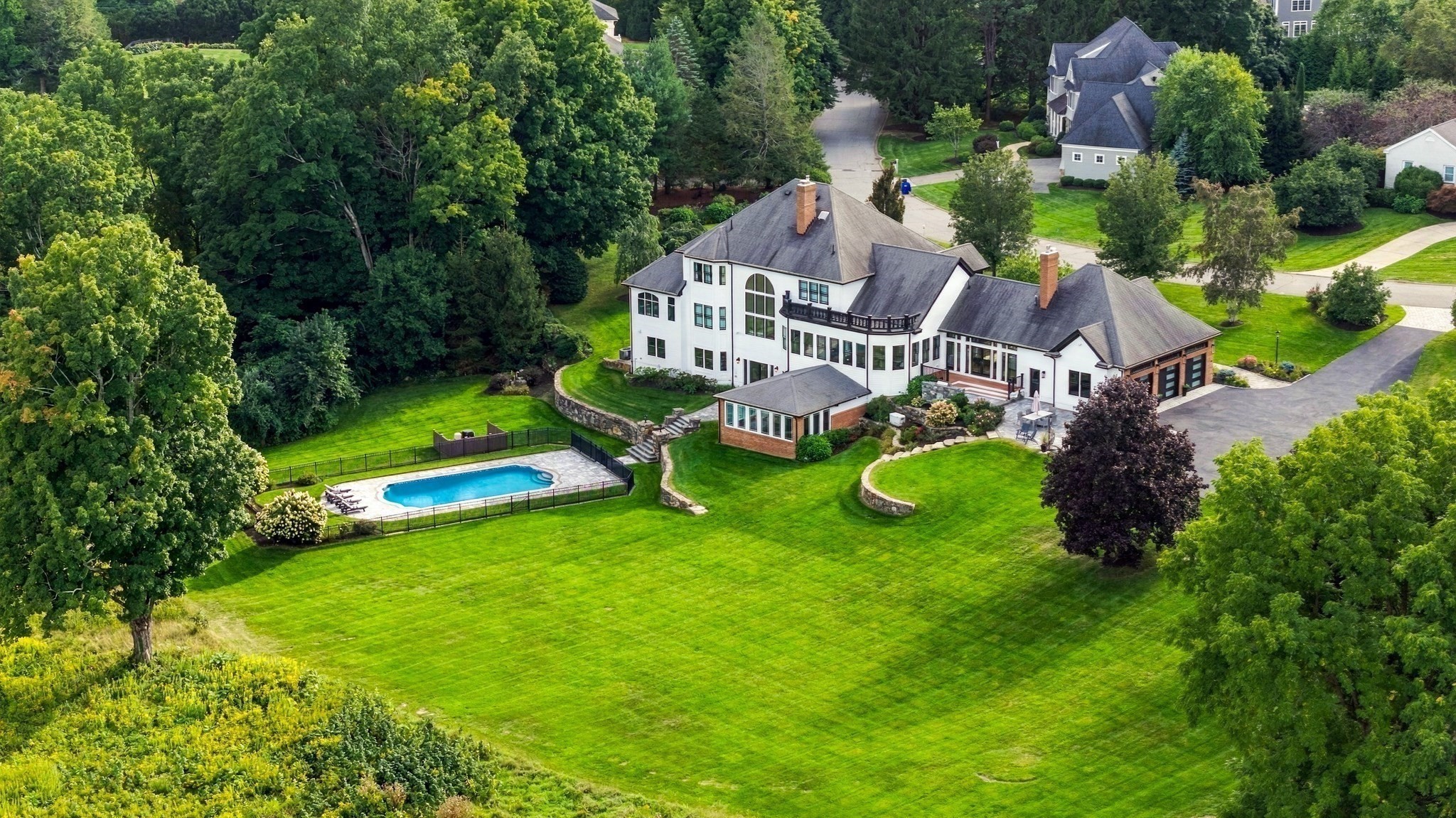 3 Wyndemere Dr