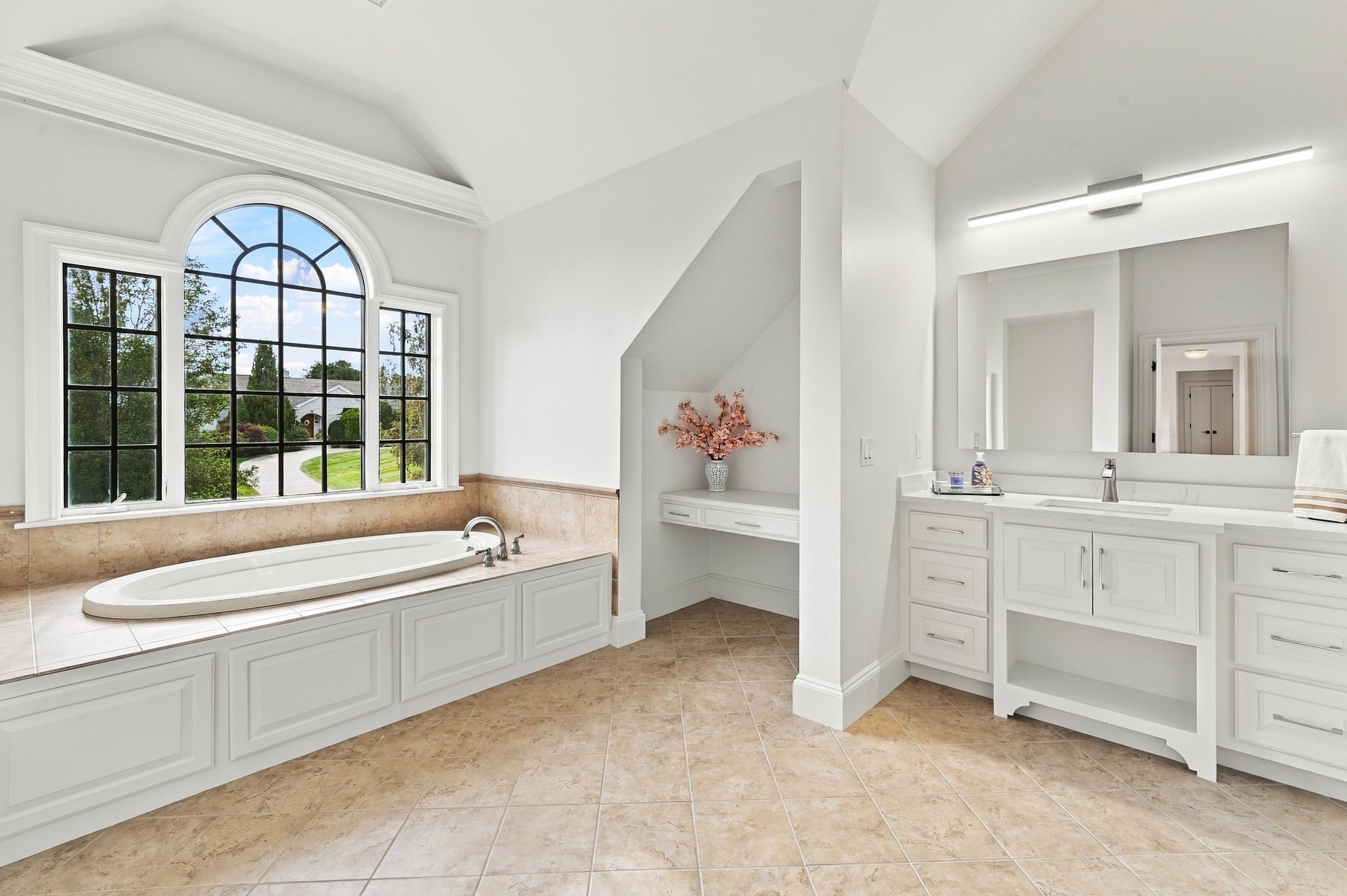 3 Wyndemere Dr