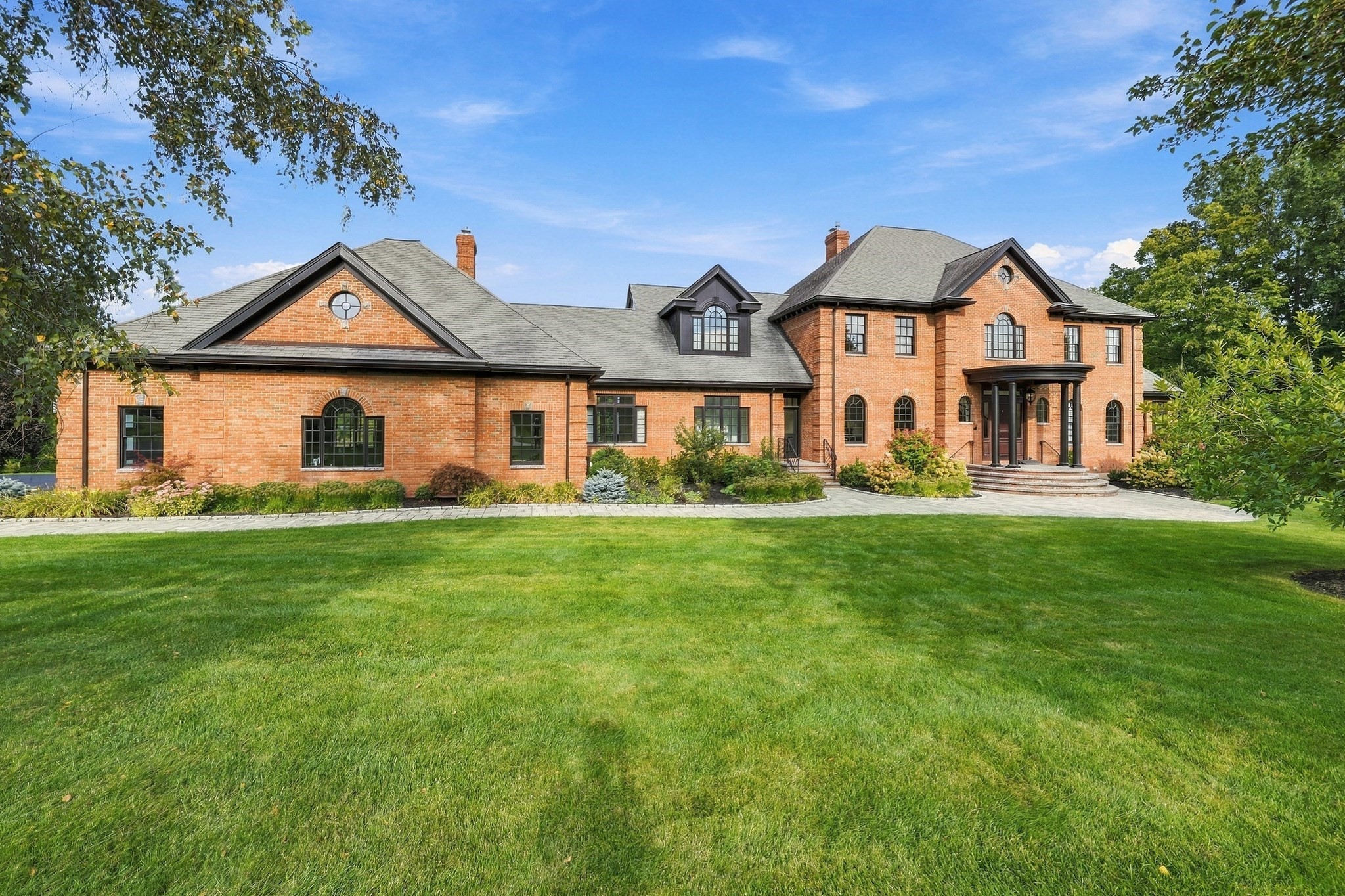3 Wyndemere Dr
