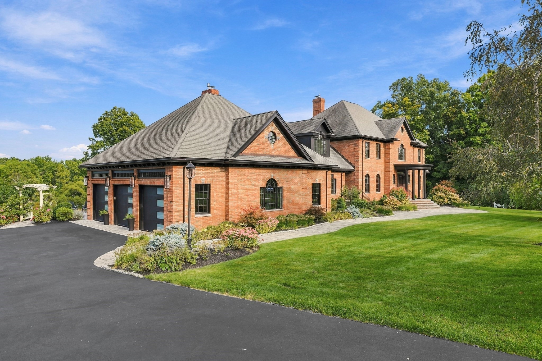 3 Wyndemere Dr
