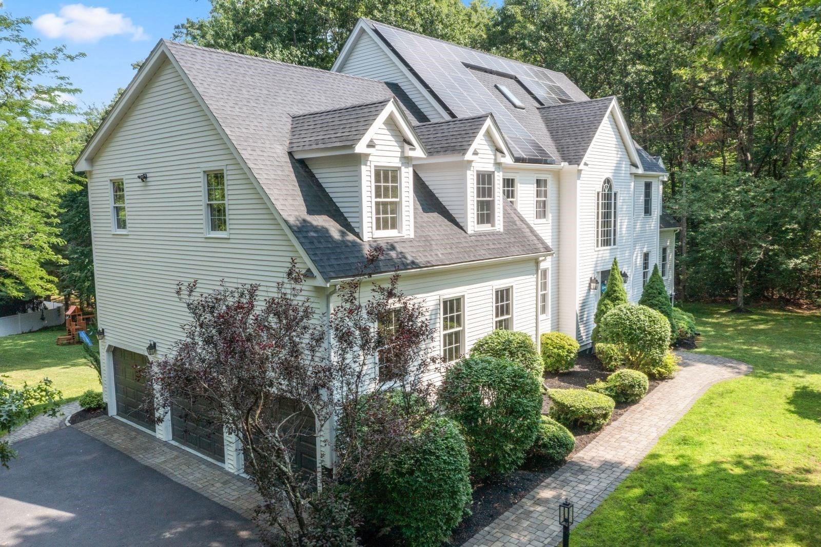 23 Falcon Ridge Dr