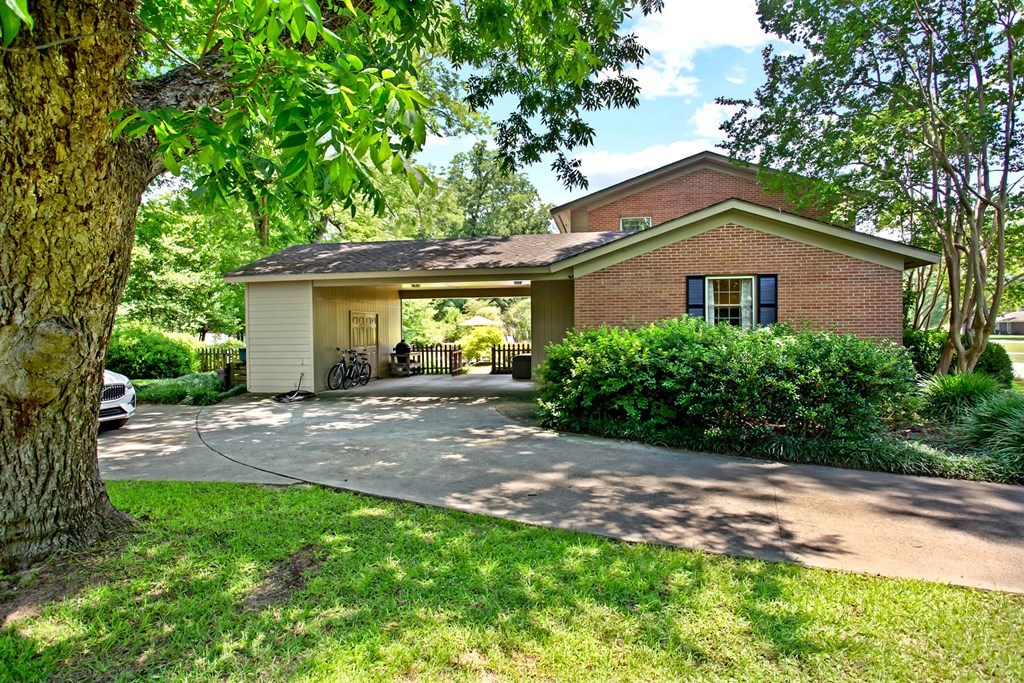 305 St. Francis Road