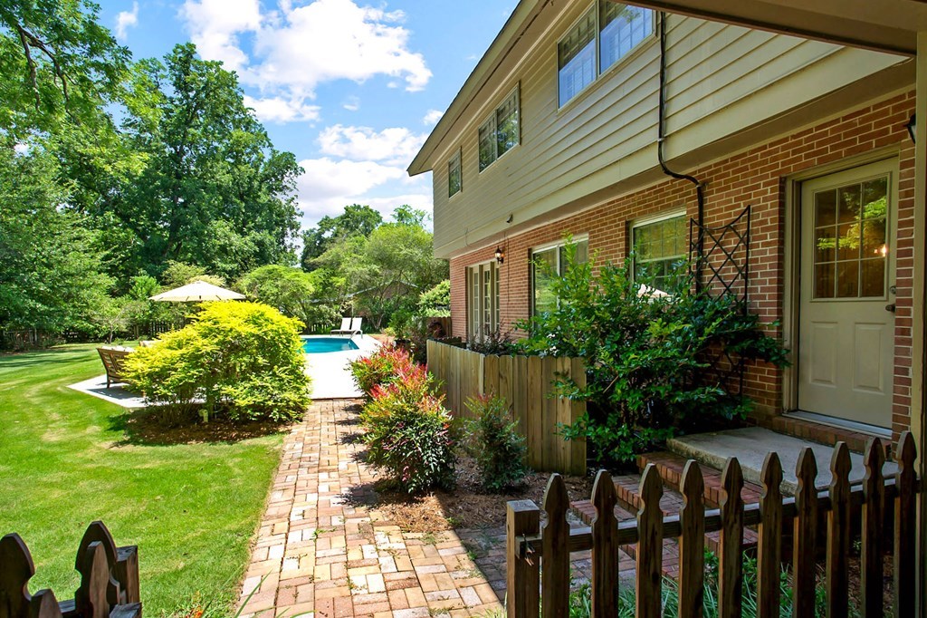 305 St. Francis Road