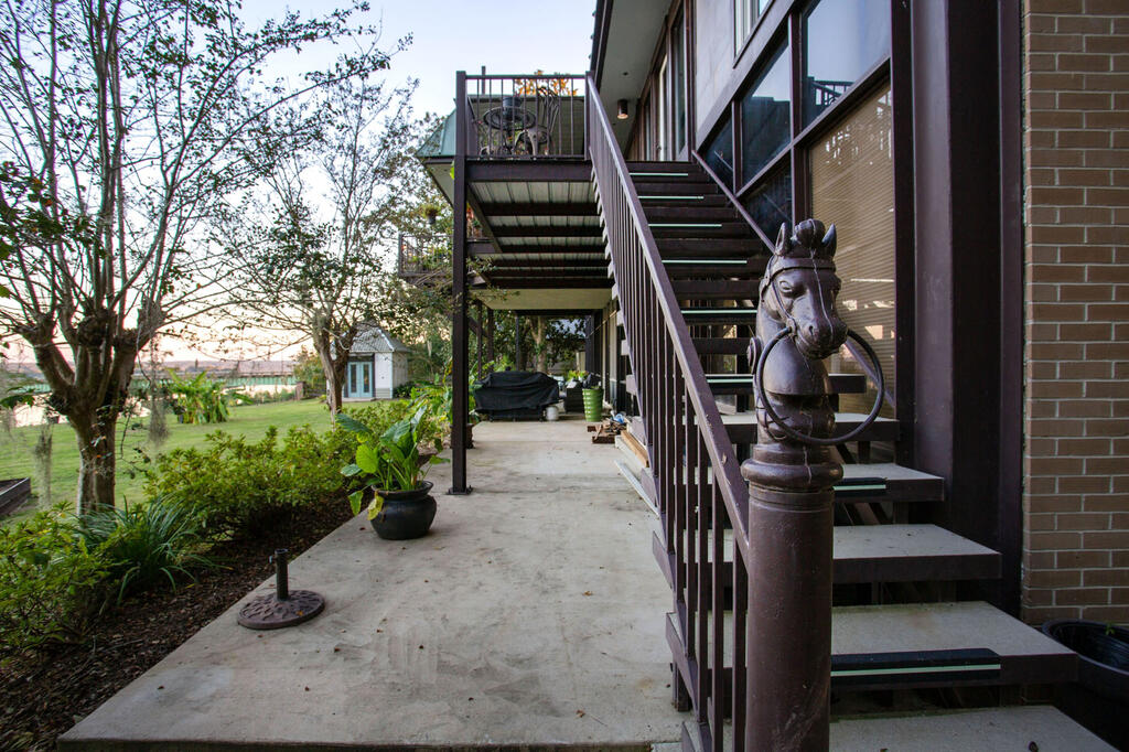 115 Riverside Drive