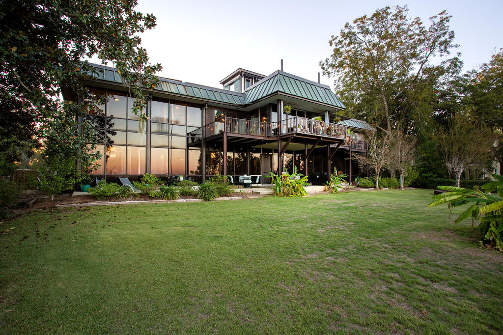 115 Riverside Drive