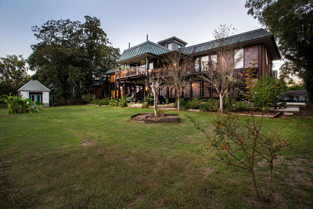 115 Riverside Drive