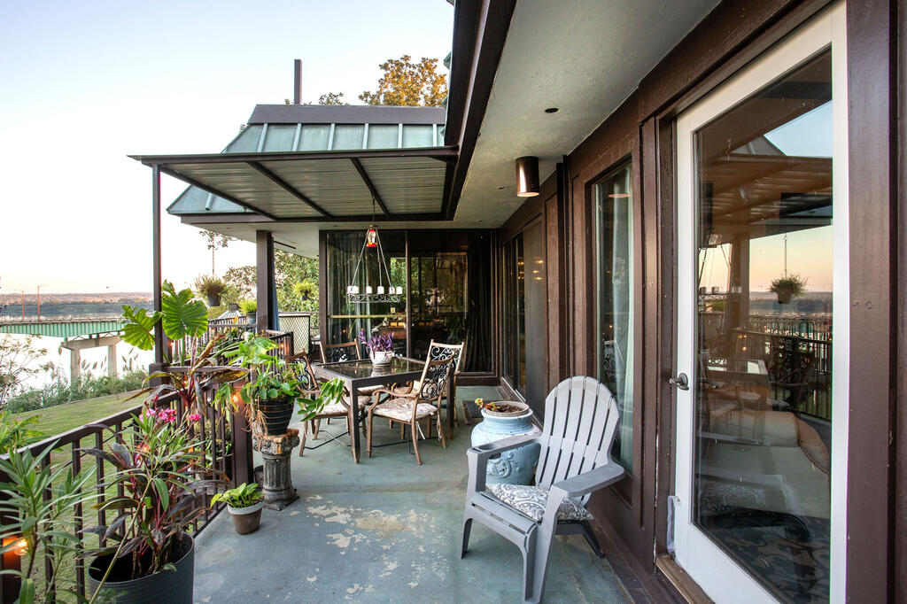 115 Riverside Drive