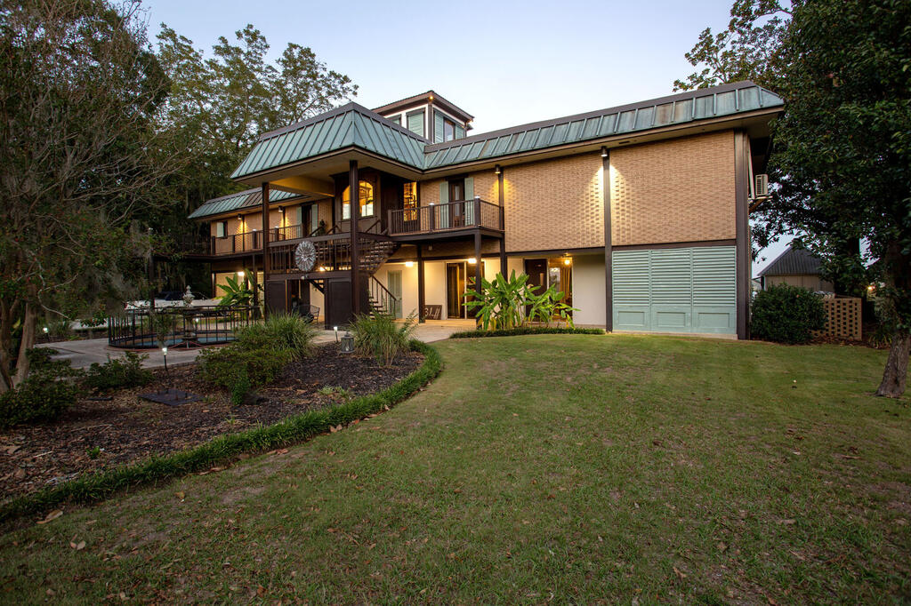 115 Riverside Drive