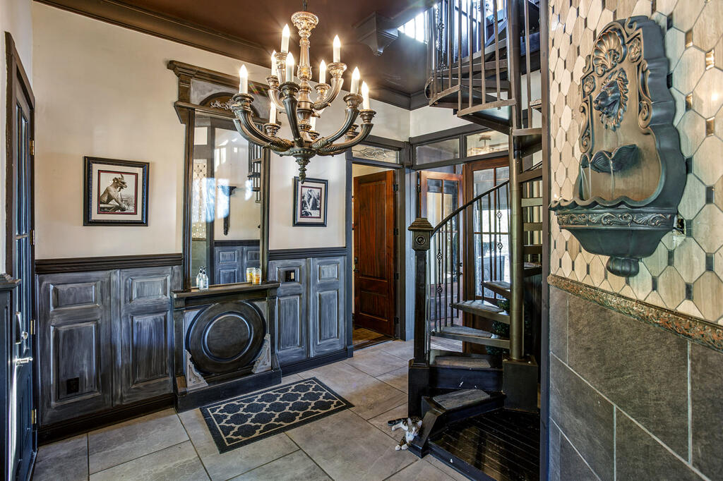 115 Riverside Drive