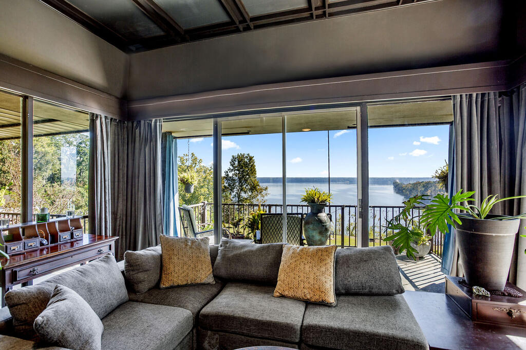 115 Riverside Drive