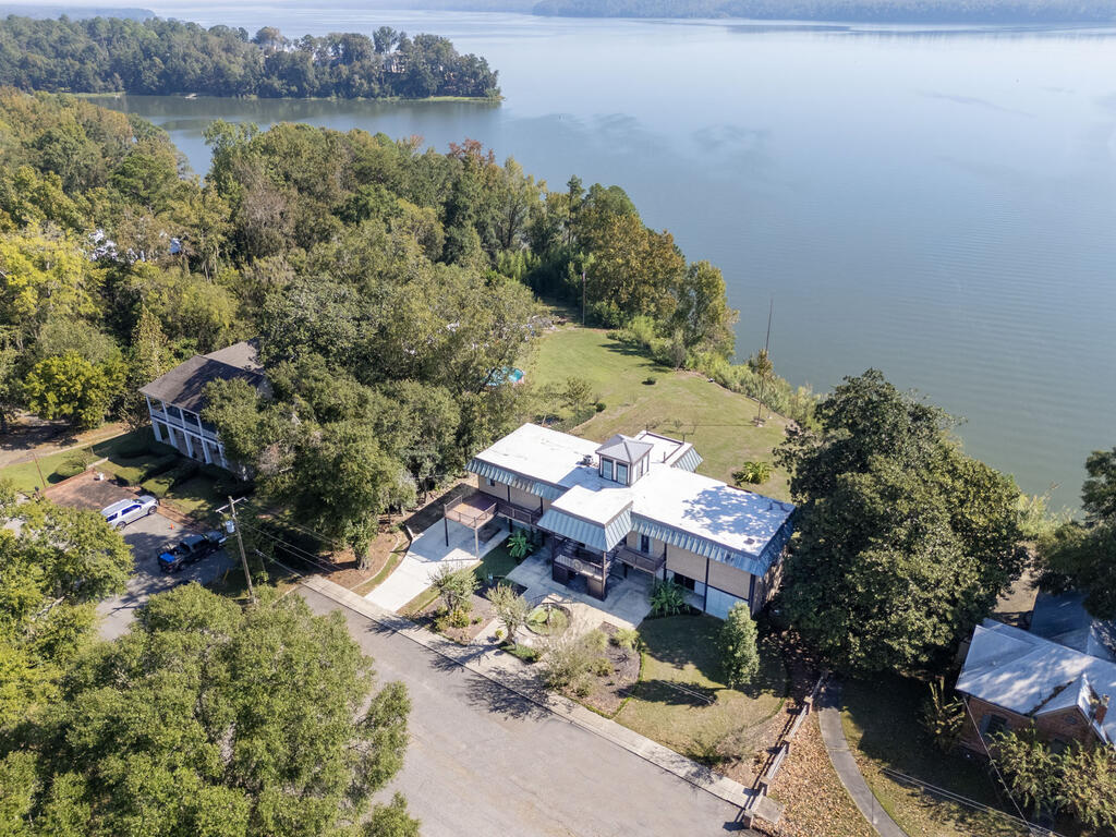 115 Riverside Drive