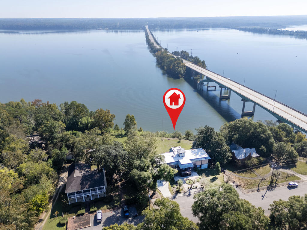 115 Riverside Drive