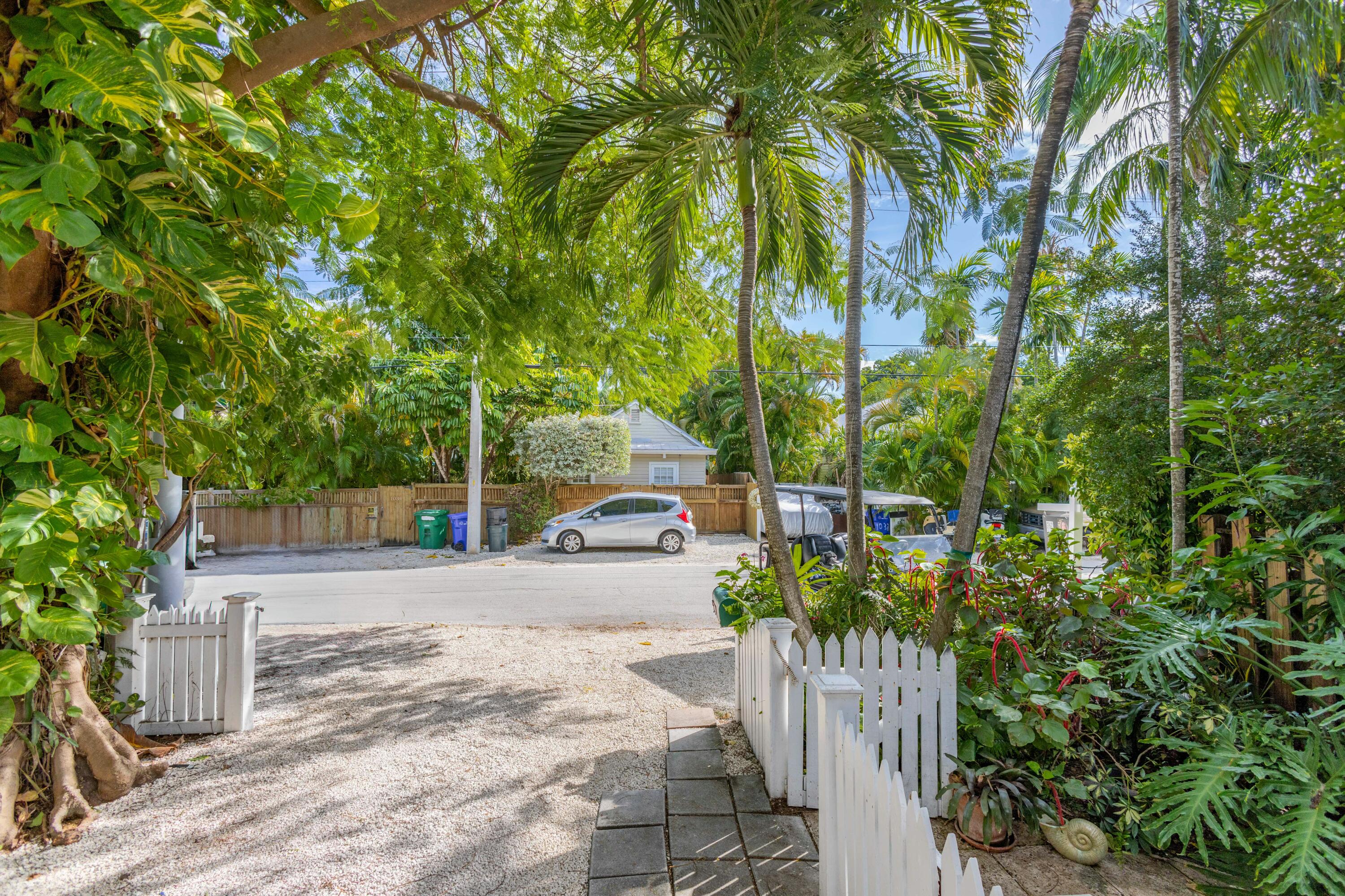 1033 Catherine Street