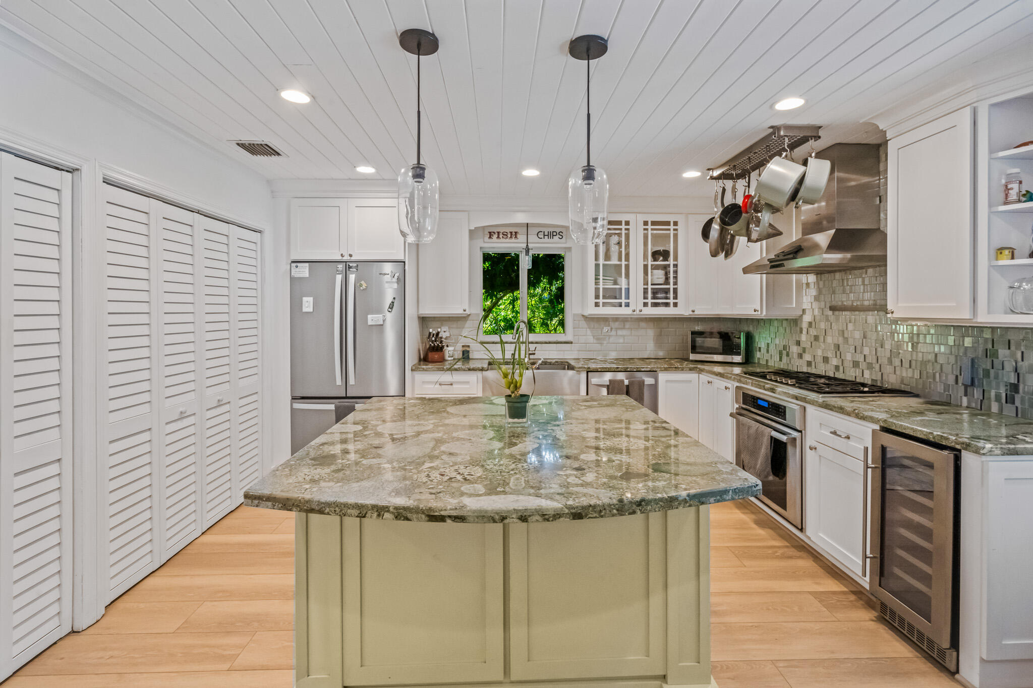 207 Sunset Boulevard