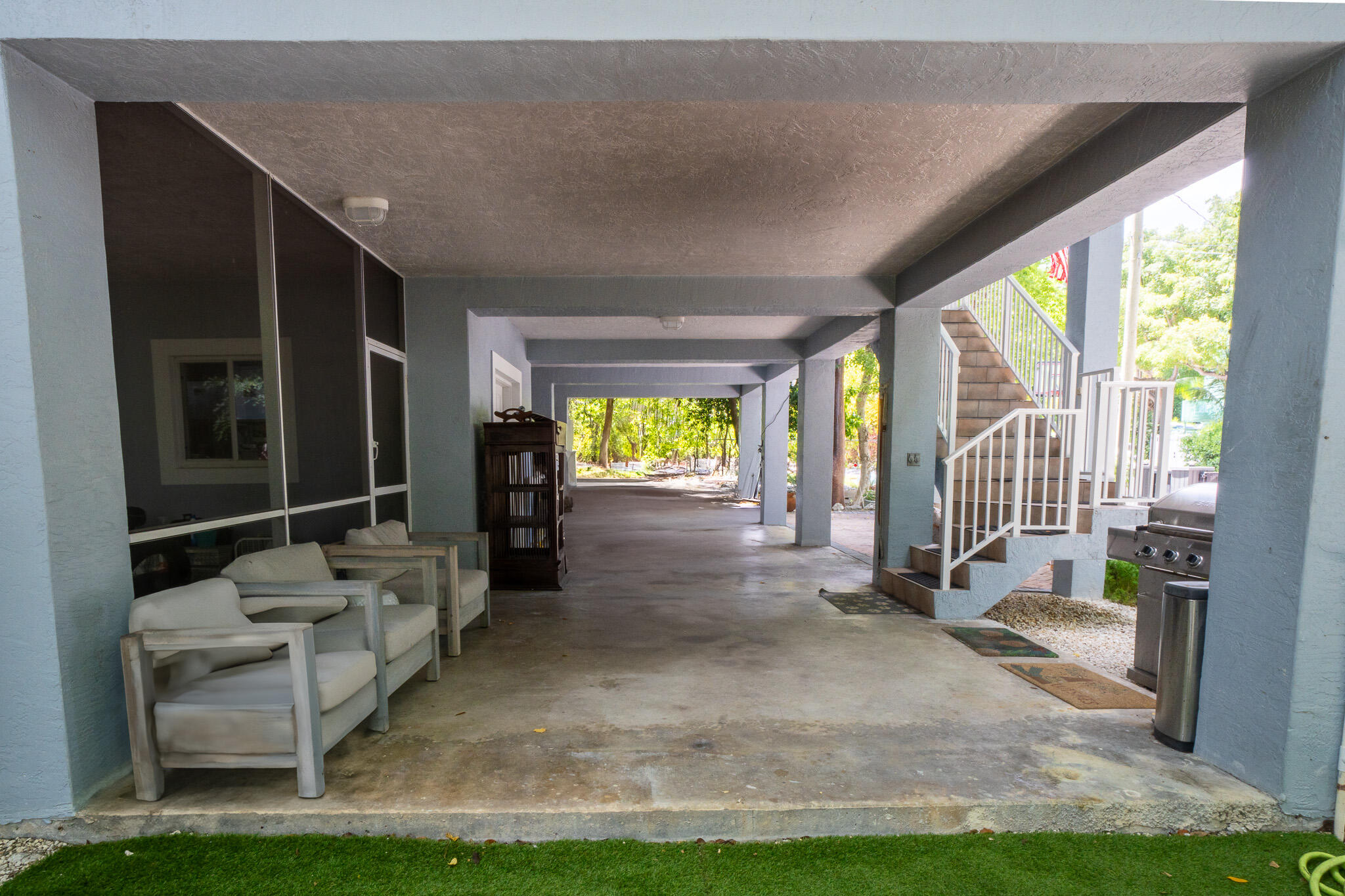207 Sunset Boulevard