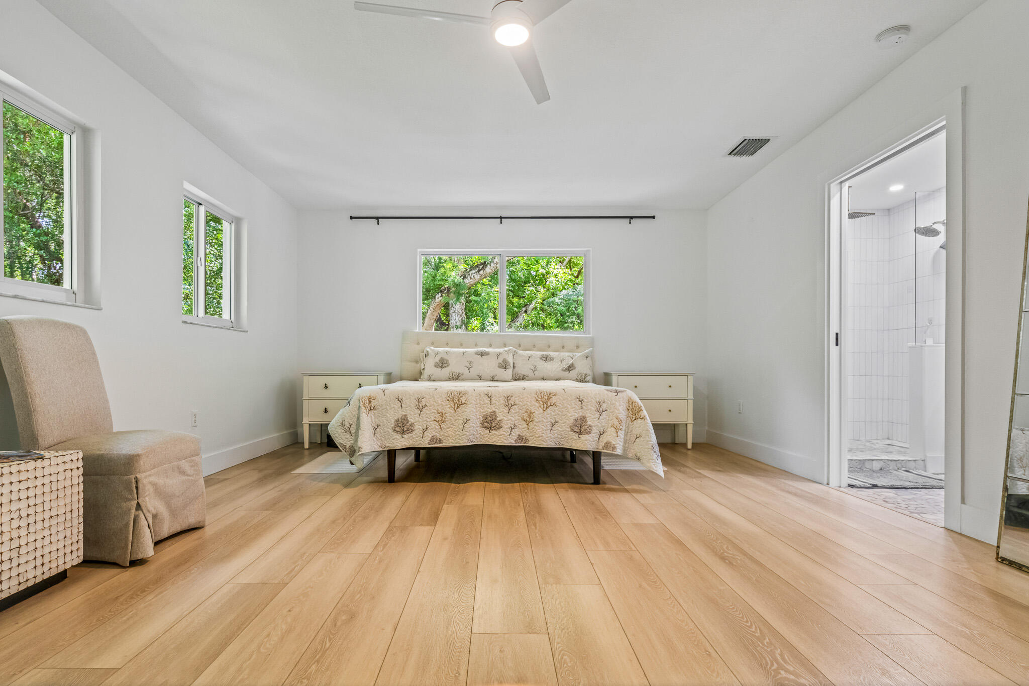 207 Sunset Boulevard
