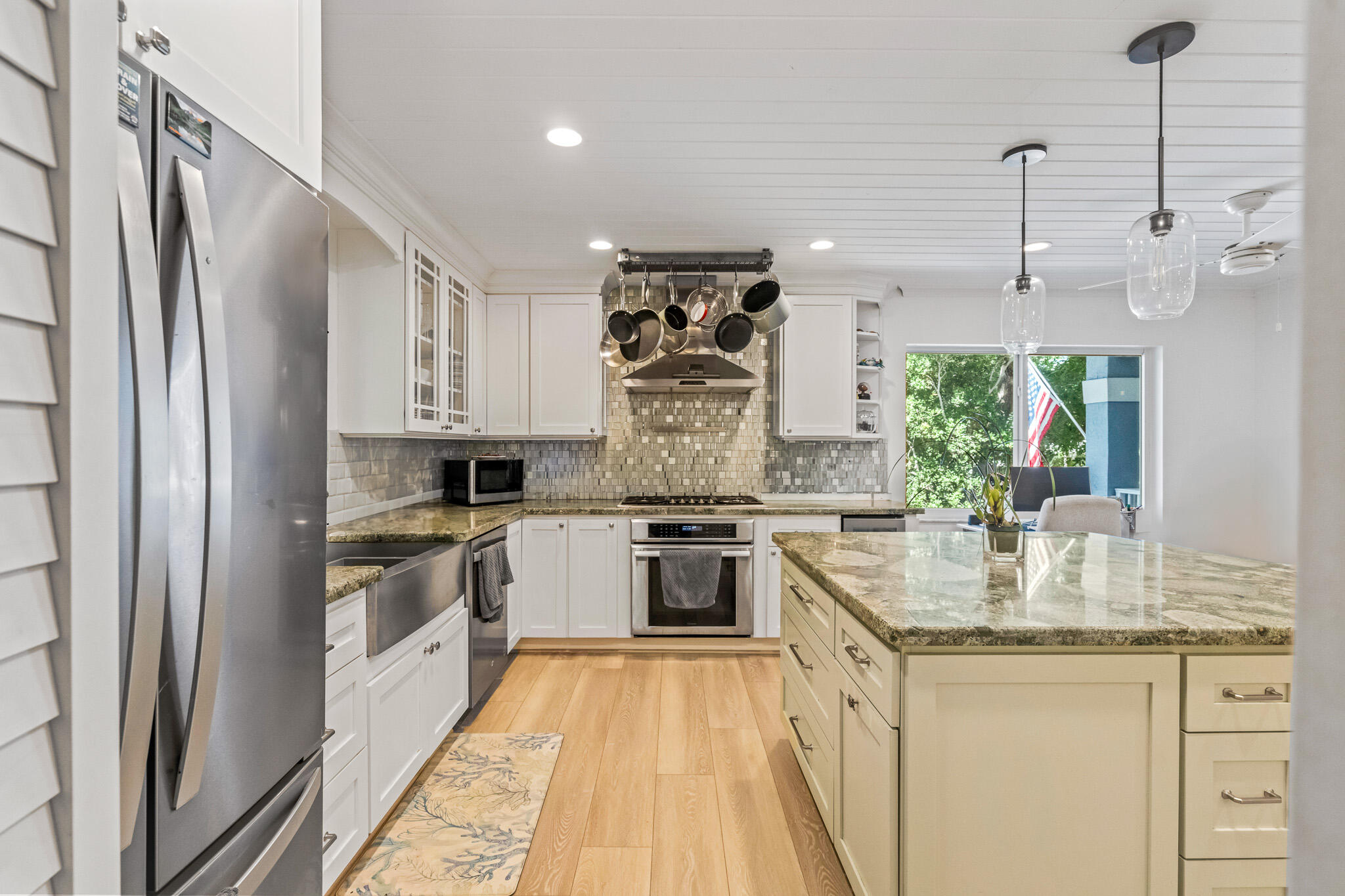 207 Sunset Boulevard