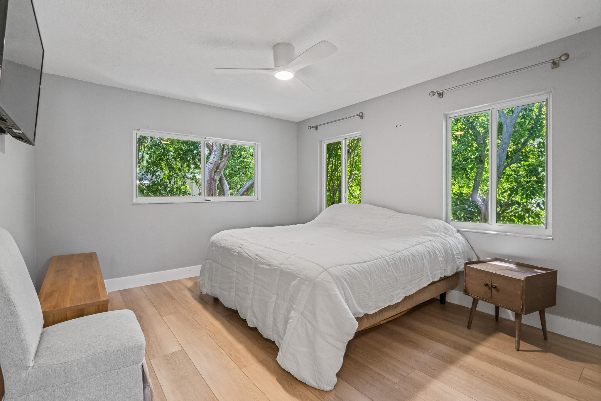 207 Sunset Boulevard