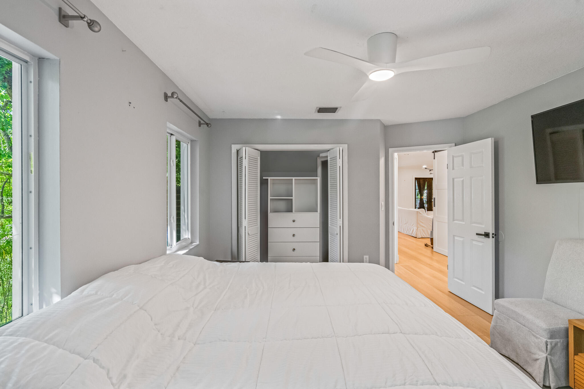 207 Sunset Boulevard