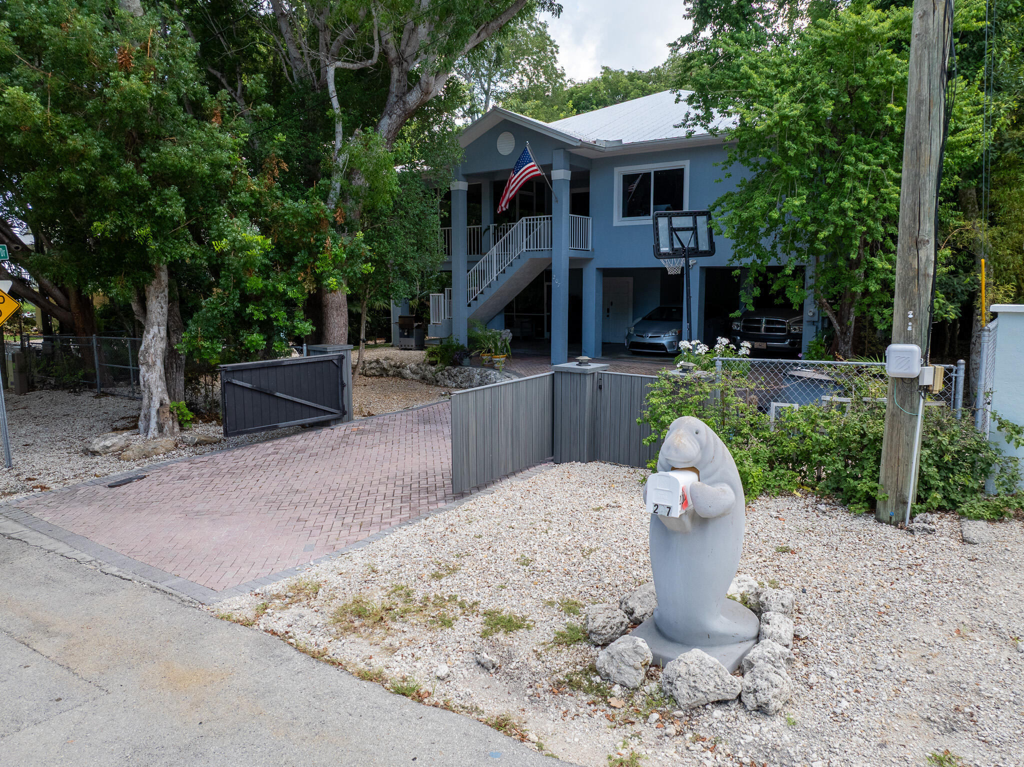 207 Sunset Boulevard