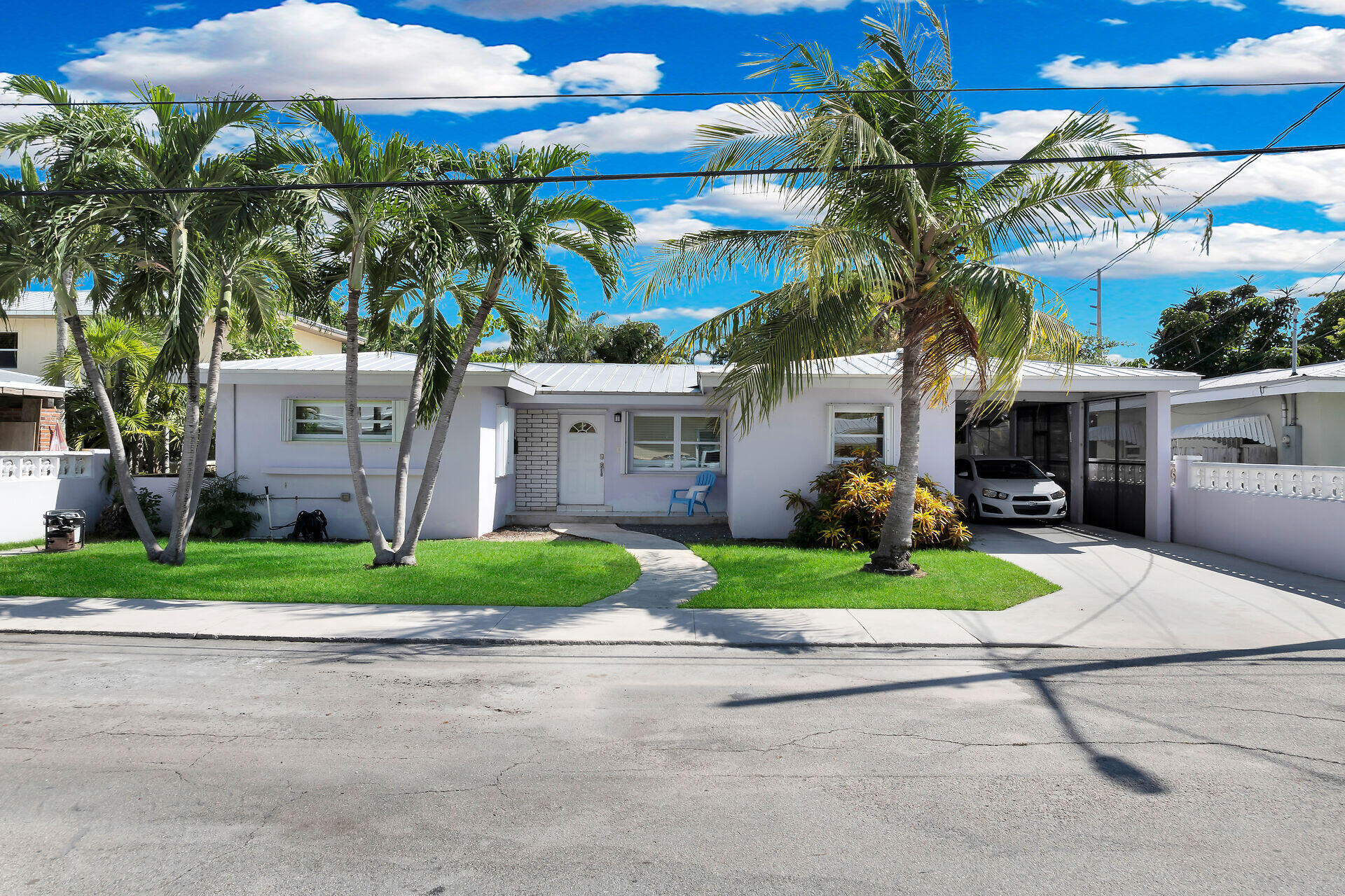 3722 Cindy Avenue