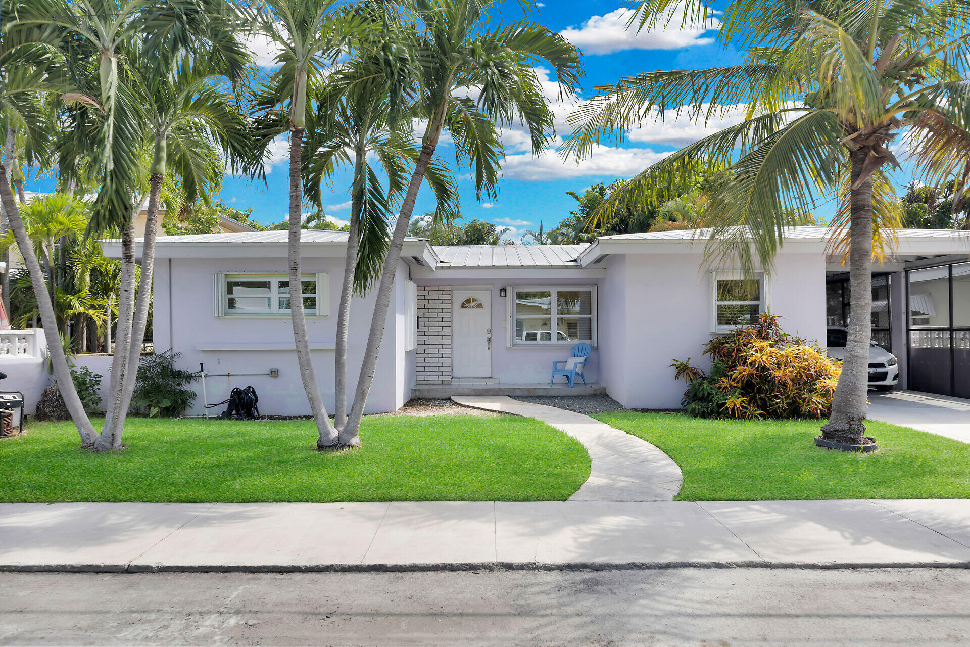 3722 Cindy Avenue