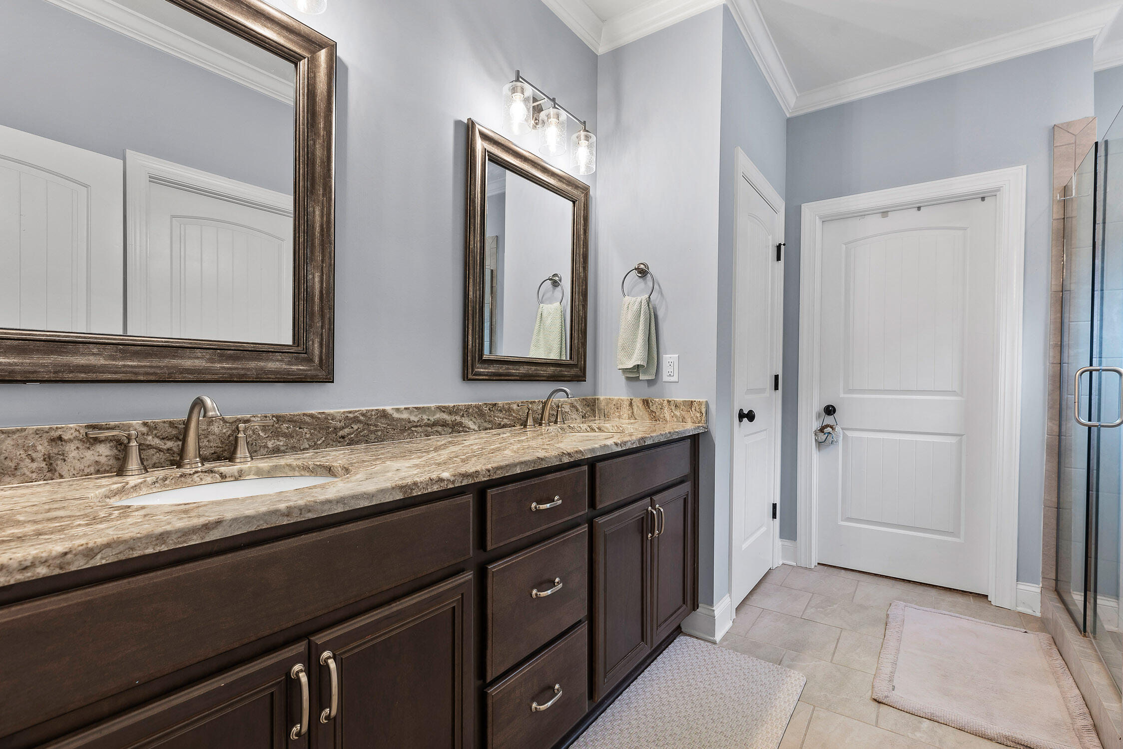 5807 Amber Valley Ln