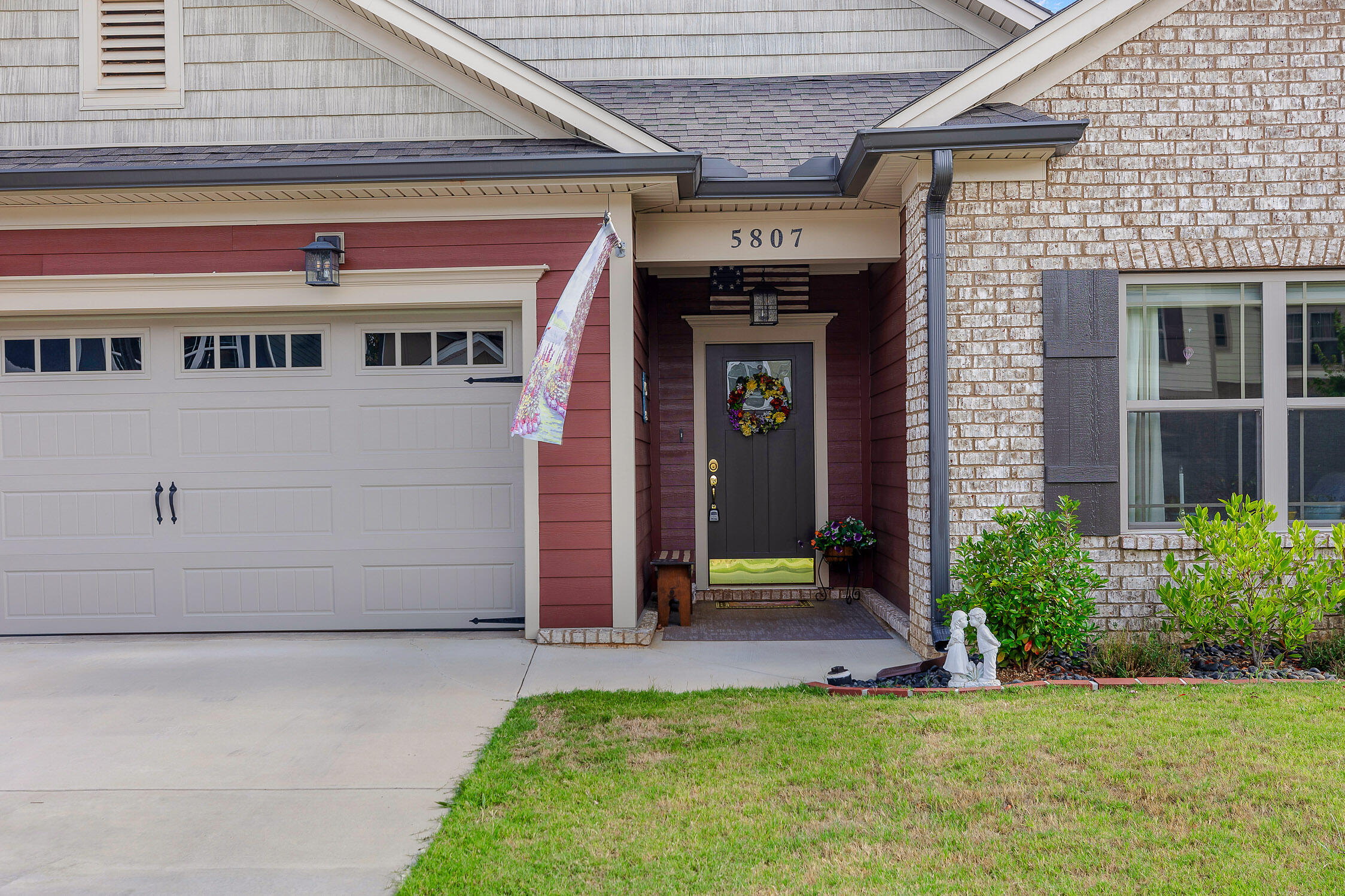 5807 Amber Valley Ln