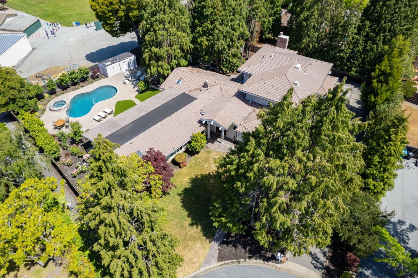 60 Roberts WAY